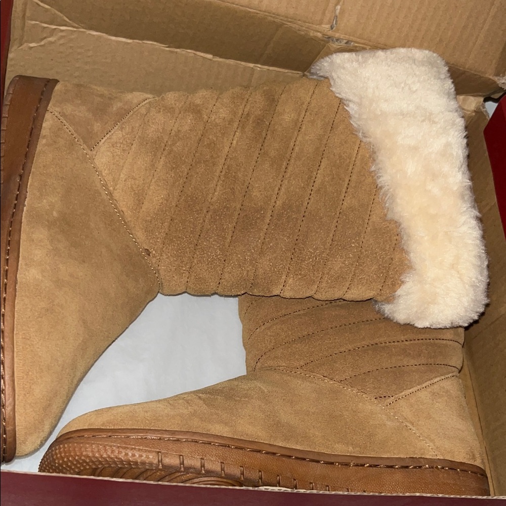 Style & Co. Chestnut Winter Boots with Cream Fur